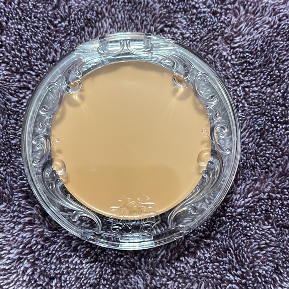 KVD Good Apple Light 024 Skin-Perfecting Foundation Balm - Picture 3 of 7